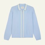 Le cardigan bleu à manches longues