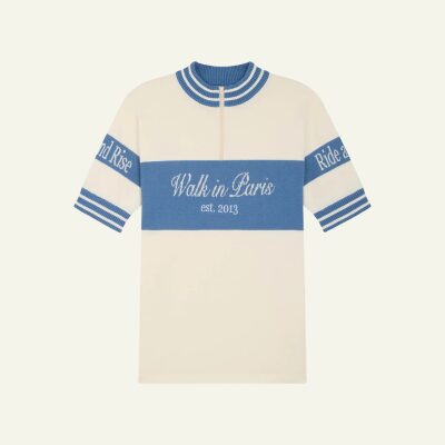 Le maillot de cycliste en maille bleu