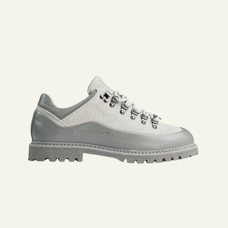 1-30.png Booted Goat Gris & Blanc – Image 1