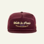 La casquette en nylon bordeaux