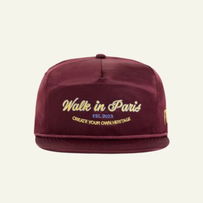 La casquette en nylon bordeaux