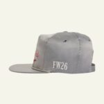 La casquette en nylon grise – Image 2
