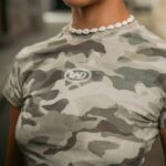 Camo Women Baby Tee uMD – Image 2